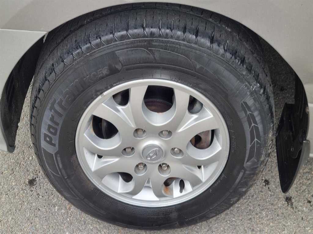 HYUNDAI Starex - Vista 12