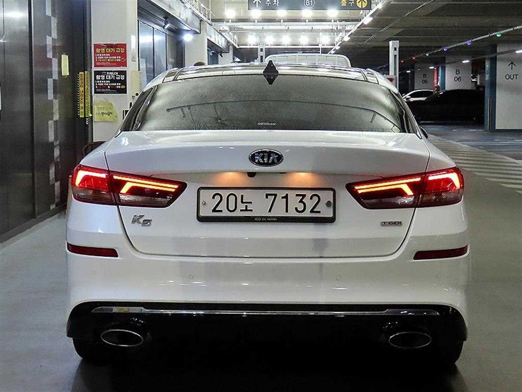 KIA K5 - Vista 5