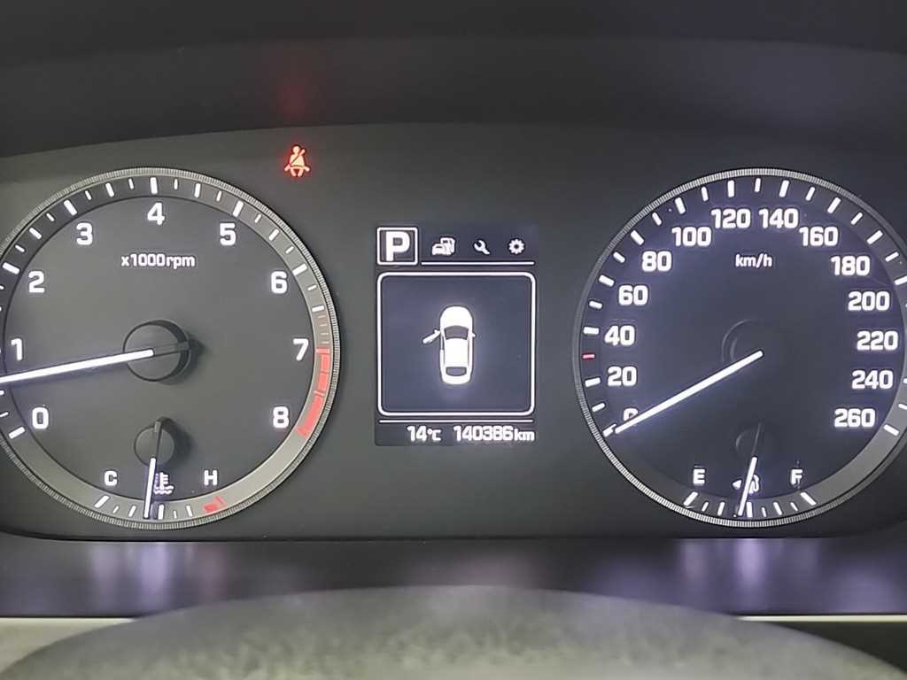 HYUNDAI Sonata - Vista 6