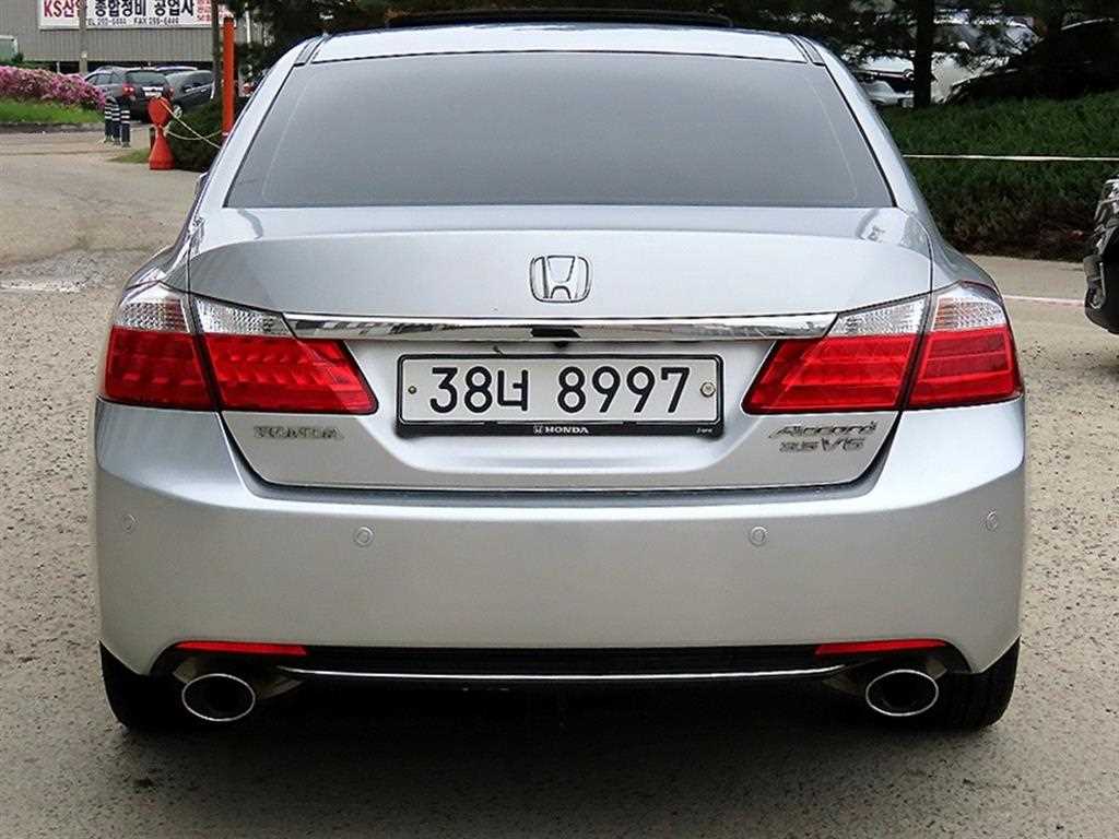 Honda Accord - Vista 4
