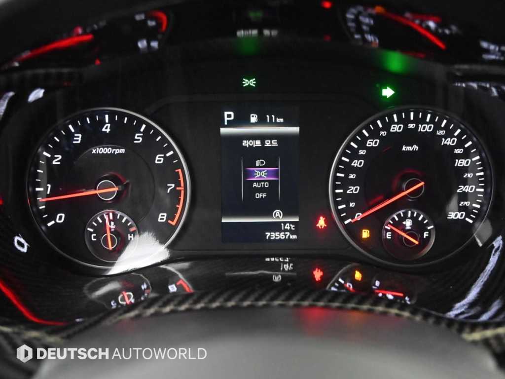 KIA Stinger - Vista 8