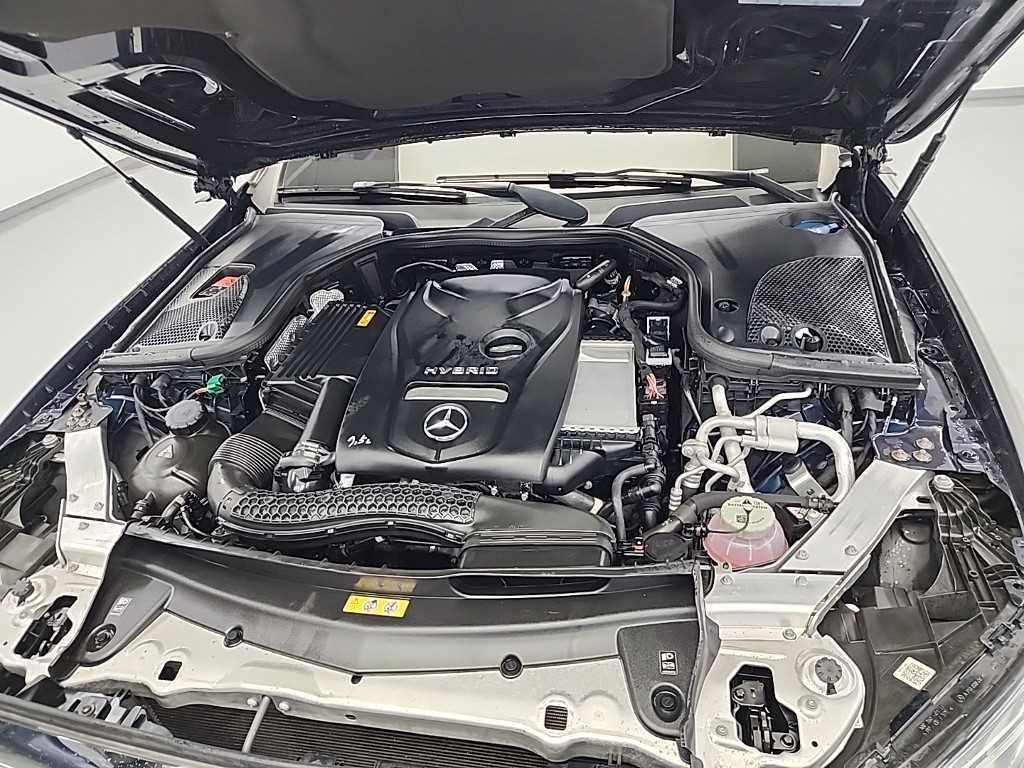 Mercedes Benz E class - Vista 6