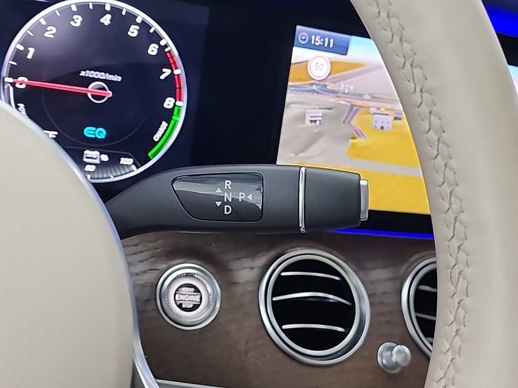 Mercedes Benz E class - Vista 8