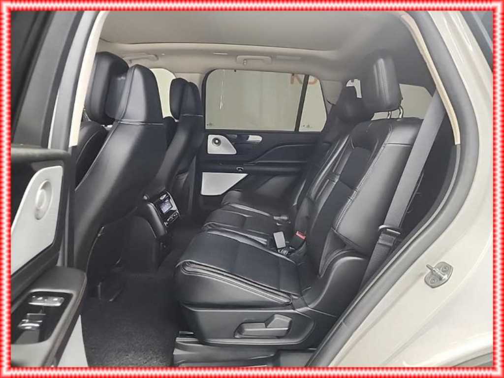 Lincoln Aviator - Vista 12