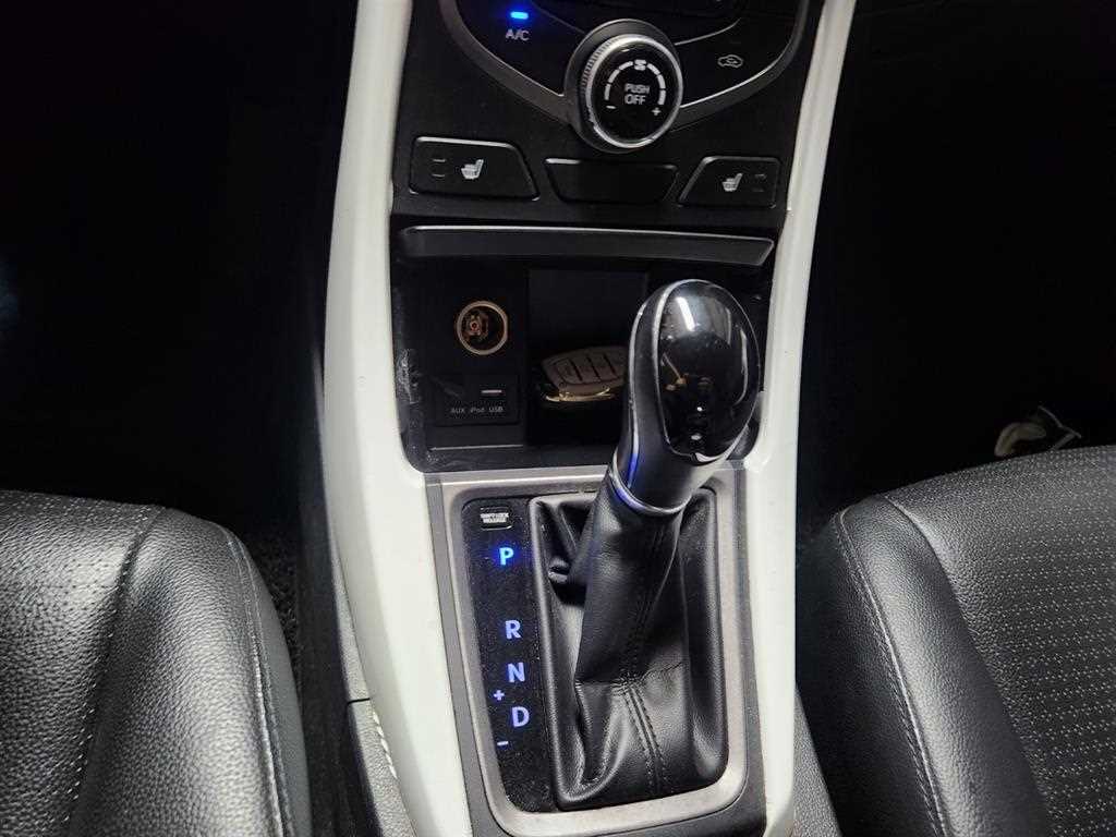 HYUNDAI Avante - Vista 8