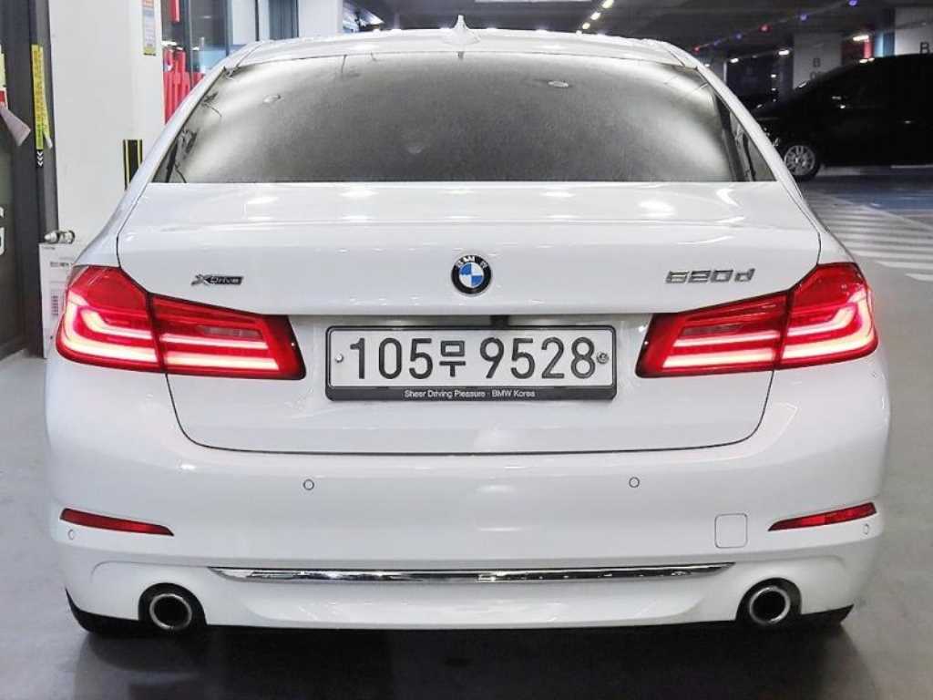 BMW 5 Series - Vista 5