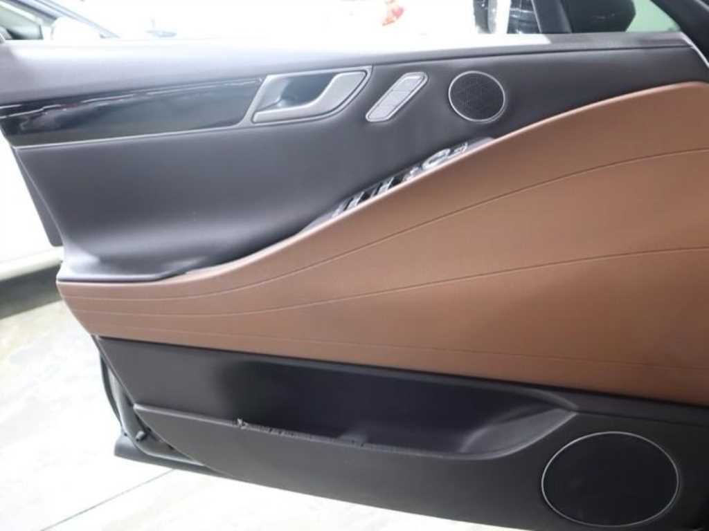 Genesis G80 - Vista 7