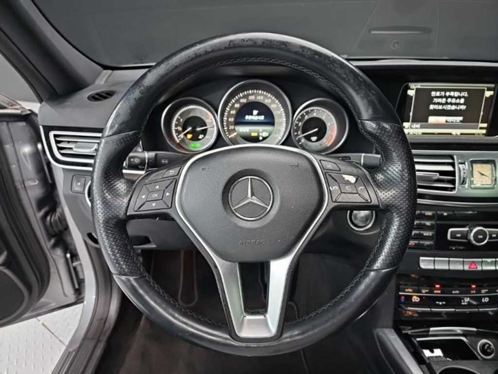 Mercedes Benz E class - Vista 7