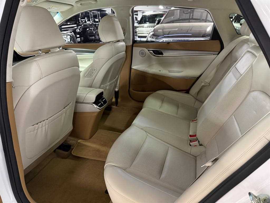 HYUNDAI Grandeur - Vista 10