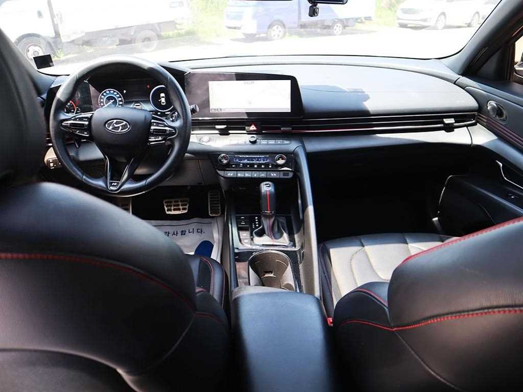 HYUNDAI Avante - Vista 5