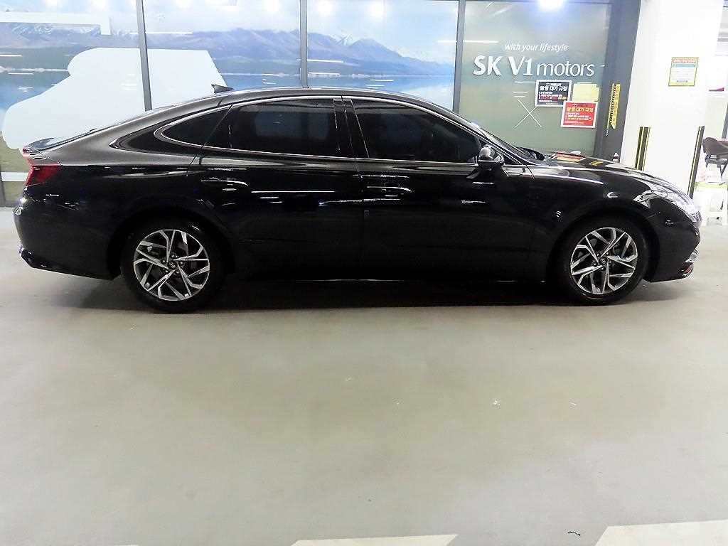 HYUNDAI Sonata - Vista 3