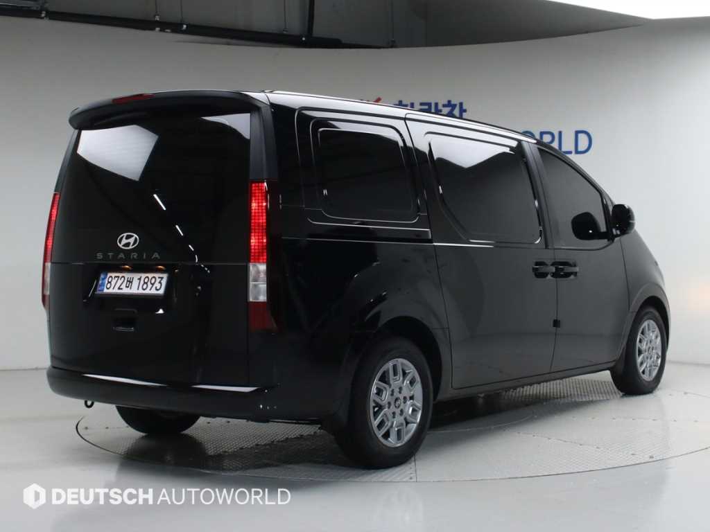 HYUNDAI Staria - Vista 2