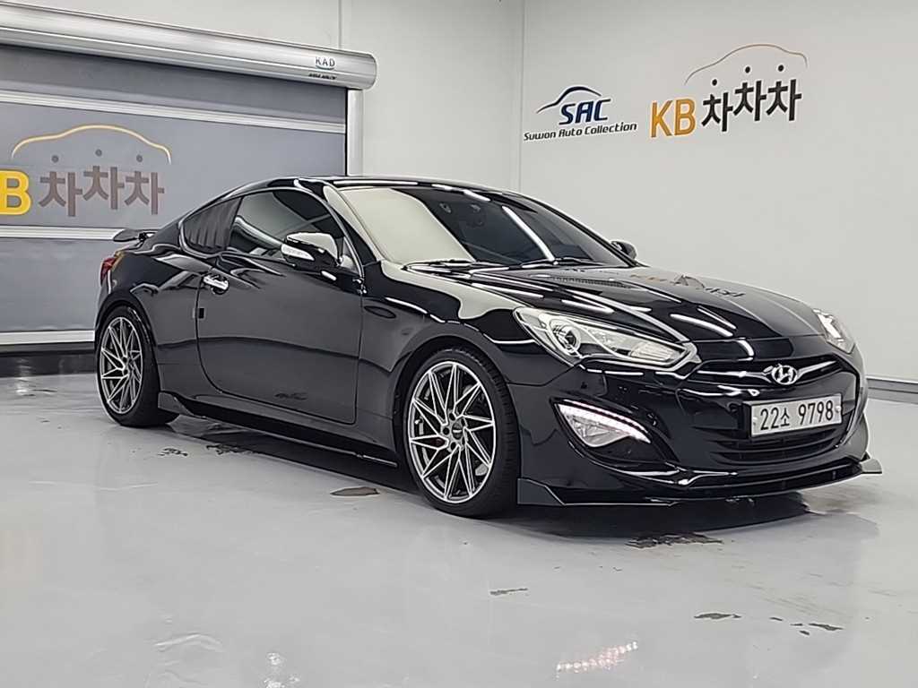HYUNDAI Genesis - Vista 4