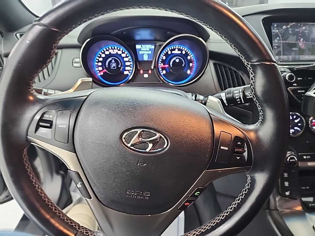 HYUNDAI Genesis - Vista 9