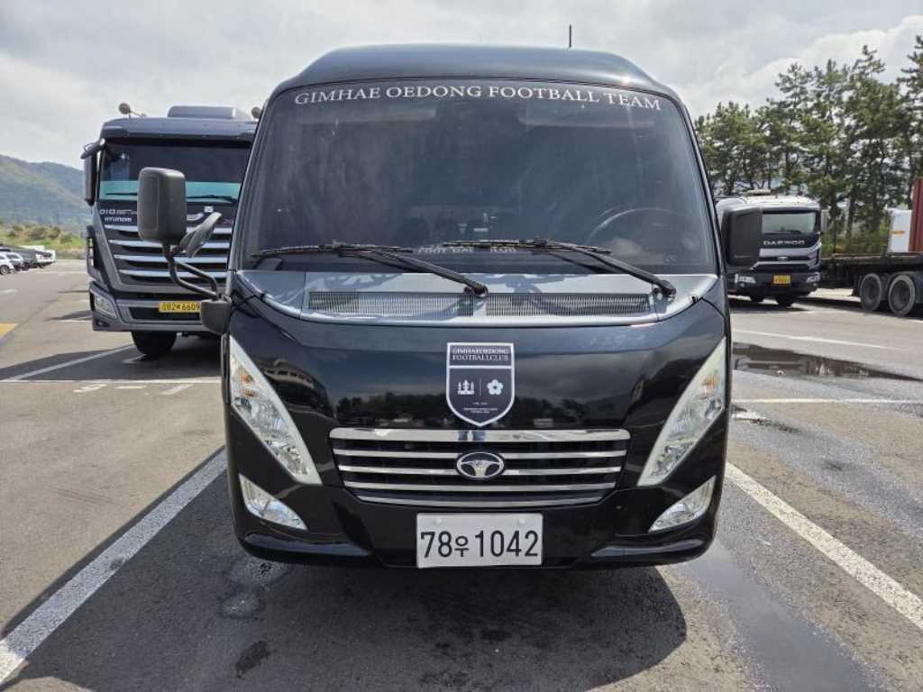 medium and large bus Medium Daewoo Bus - Vista 5