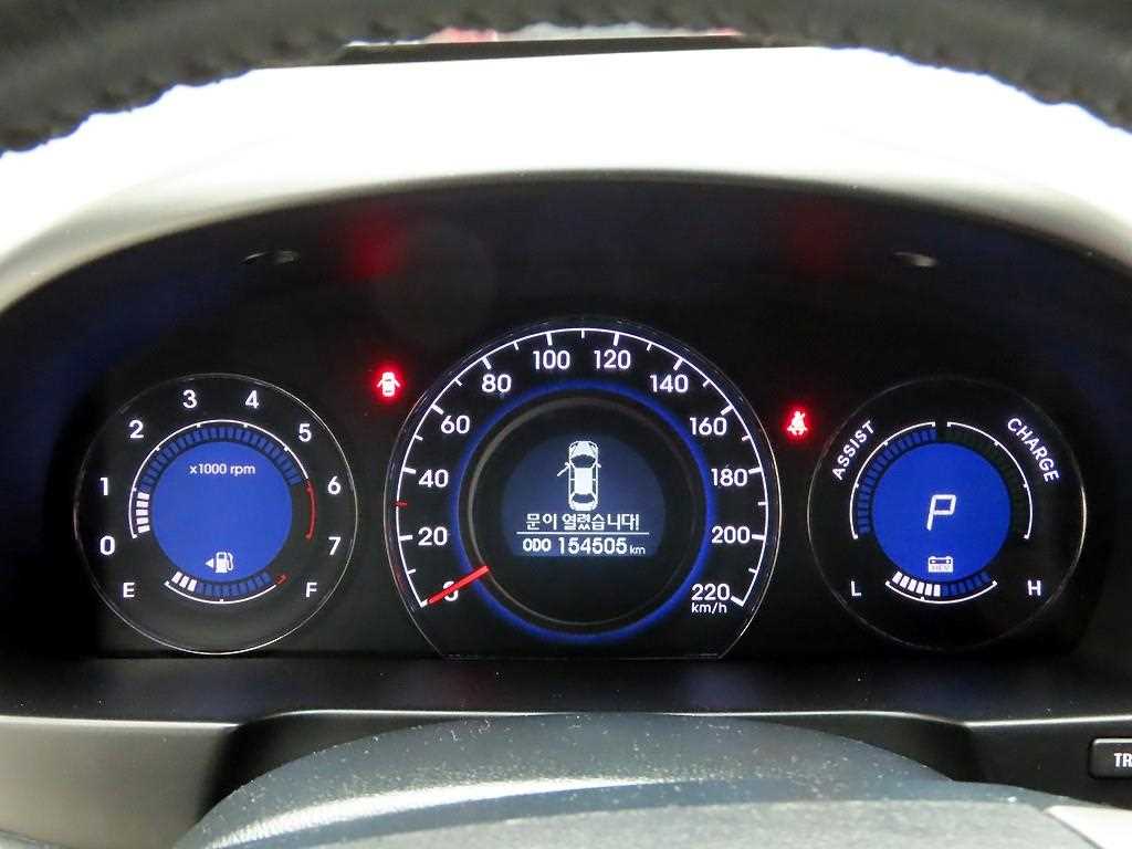 HYUNDAI Avante - Vista 5