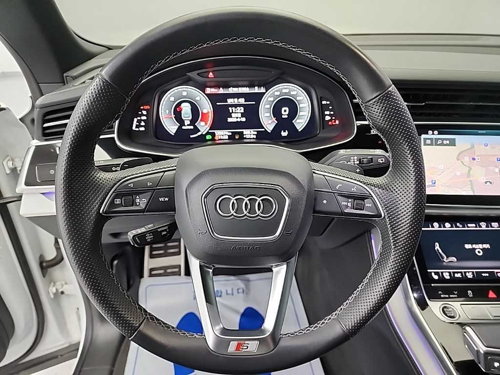 Audi Q8 - Vista 9