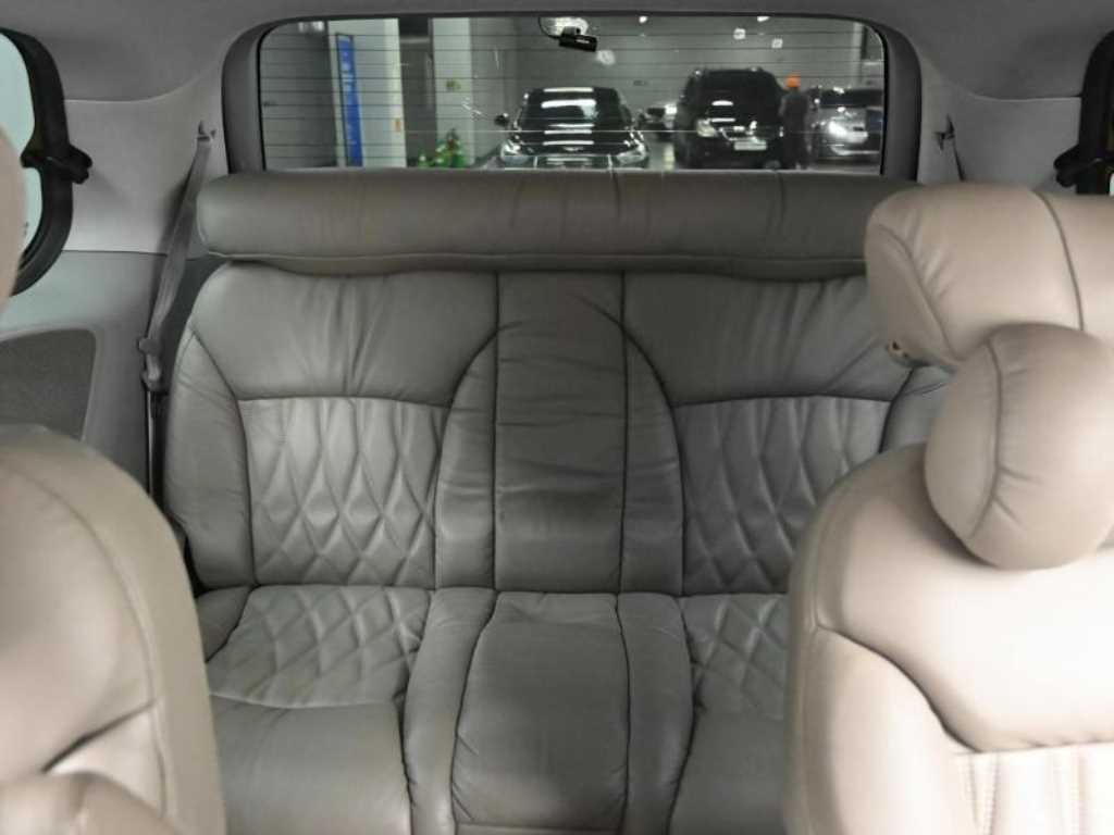 KIA Carnival - Vista 9