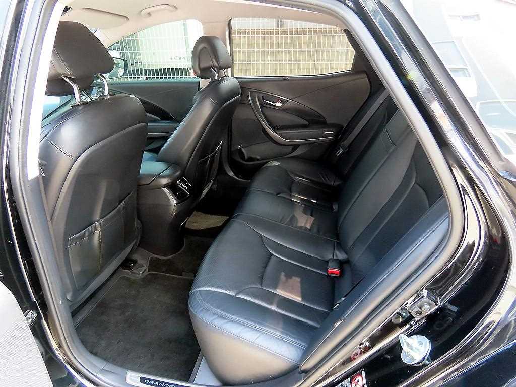 HYUNDAI Grandeur - Vista 6