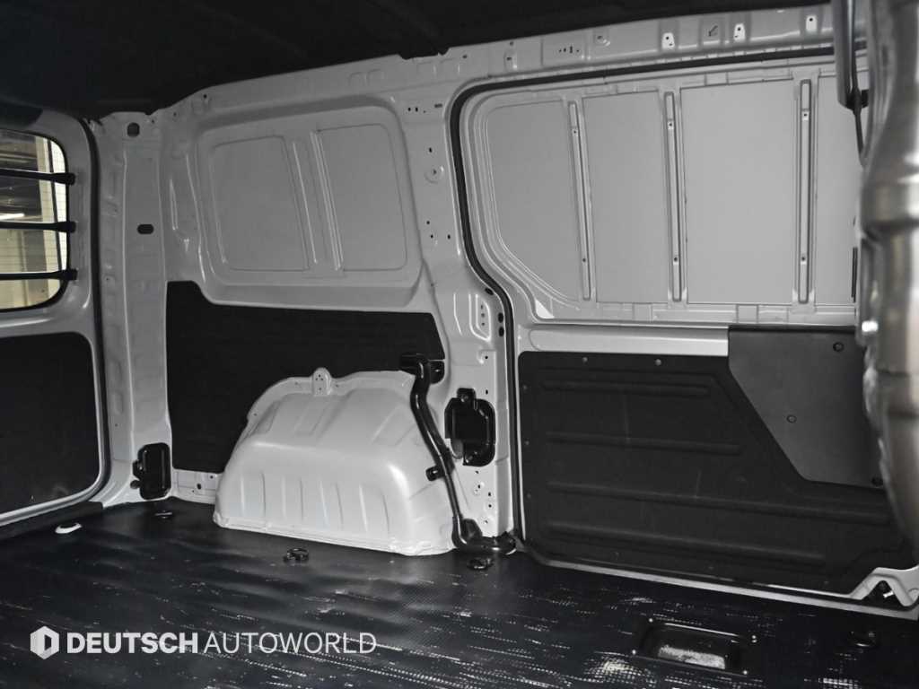 HYUNDAI Staria - Vista 12