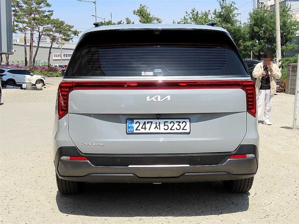 KIA Carnival - Vista 4