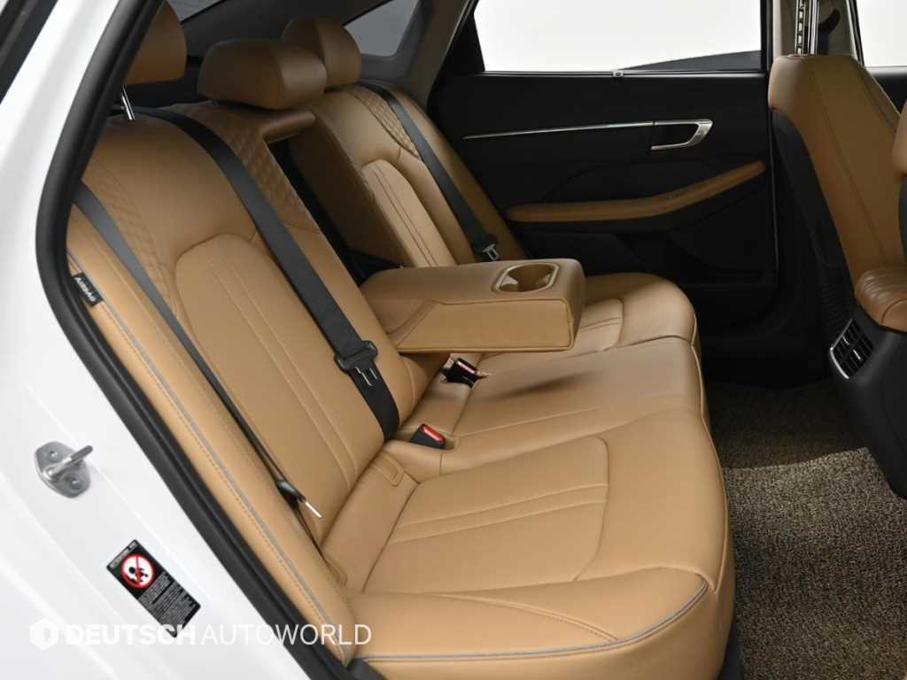 HYUNDAI Sonata - Vista 12