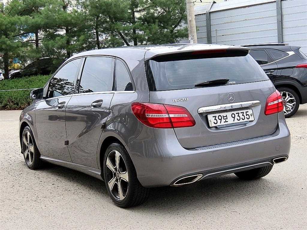 Mercedes Benz B Class (MY B) - Vista 3