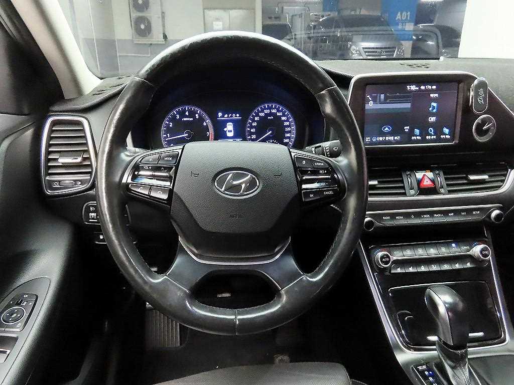 HYUNDAI Grandeur - Vista 7