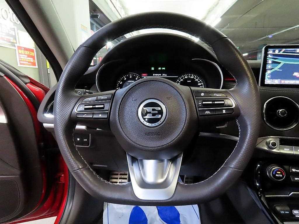 KIA Stinger - Vista 8