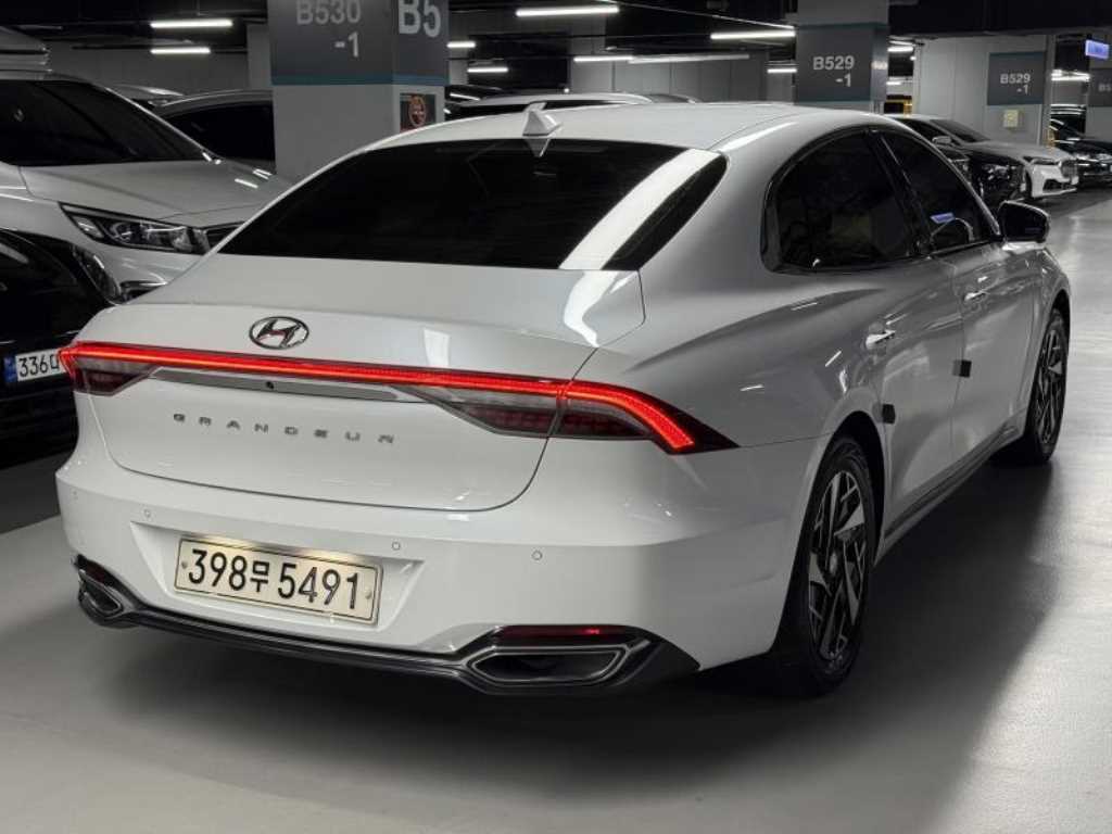 HYUNDAI Grandeur - Vista 5