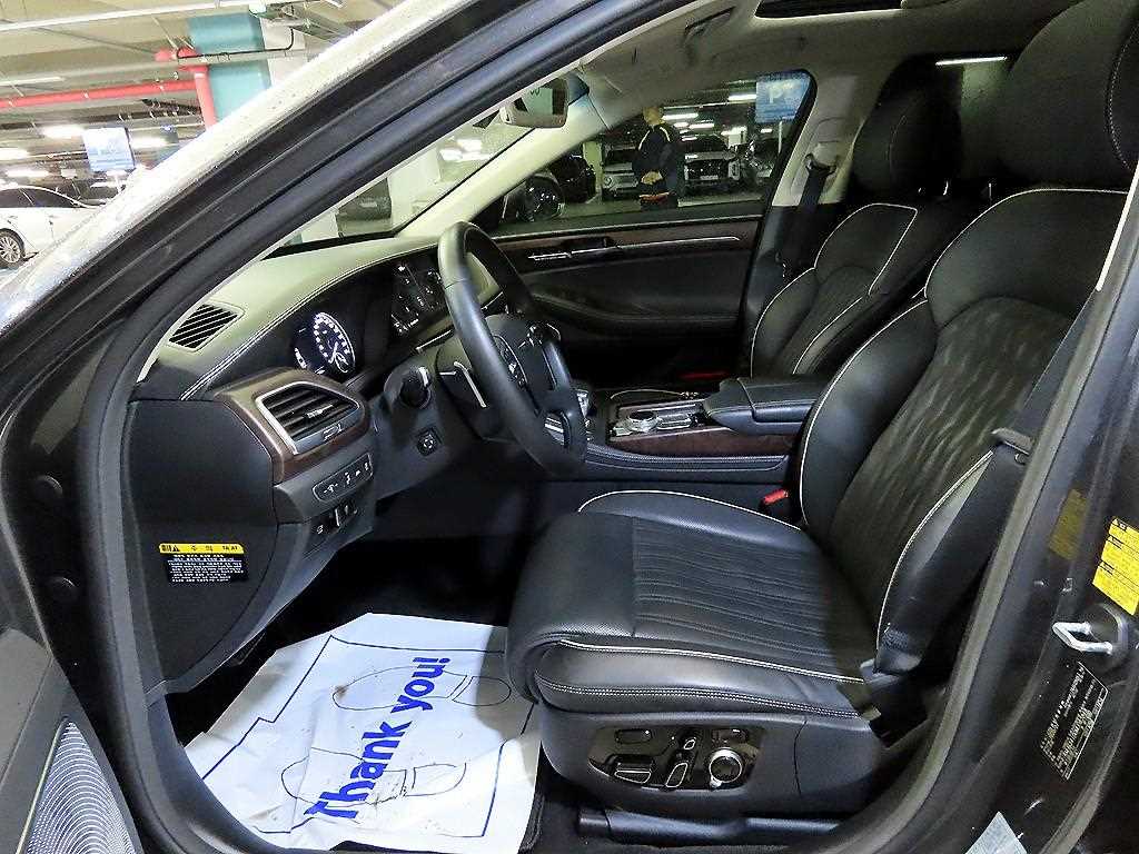 Genesis G90 - Vista 6