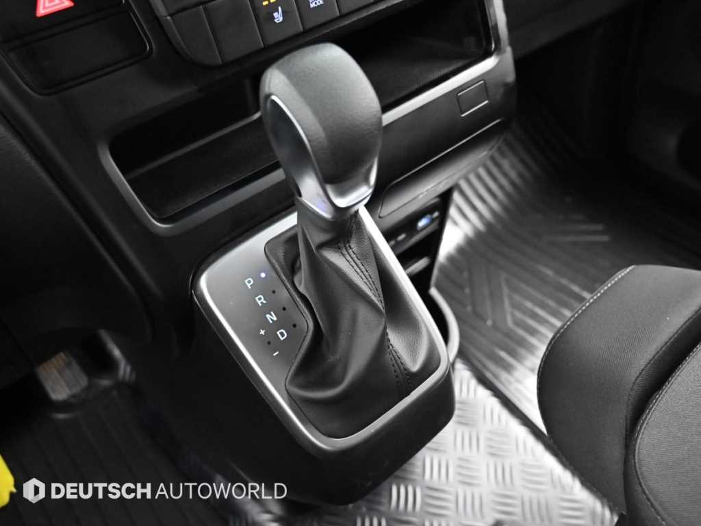 HYUNDAI Staria - Vista 9