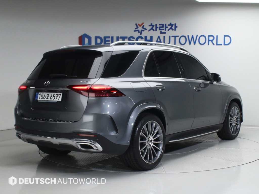 Mercedes Benz GLE Class - Vista 2