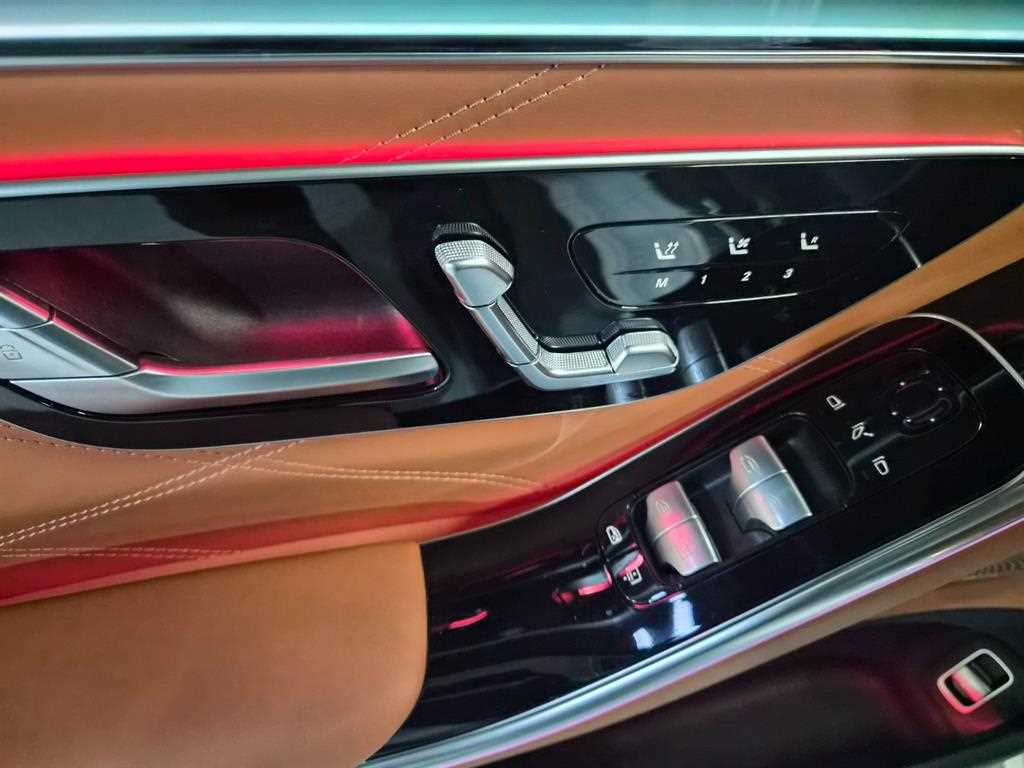 Mercedes Benz S Class - Vista 12
