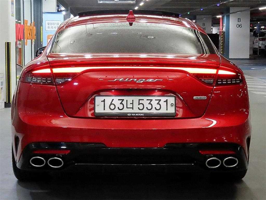 KIA Stinger - Vista 5