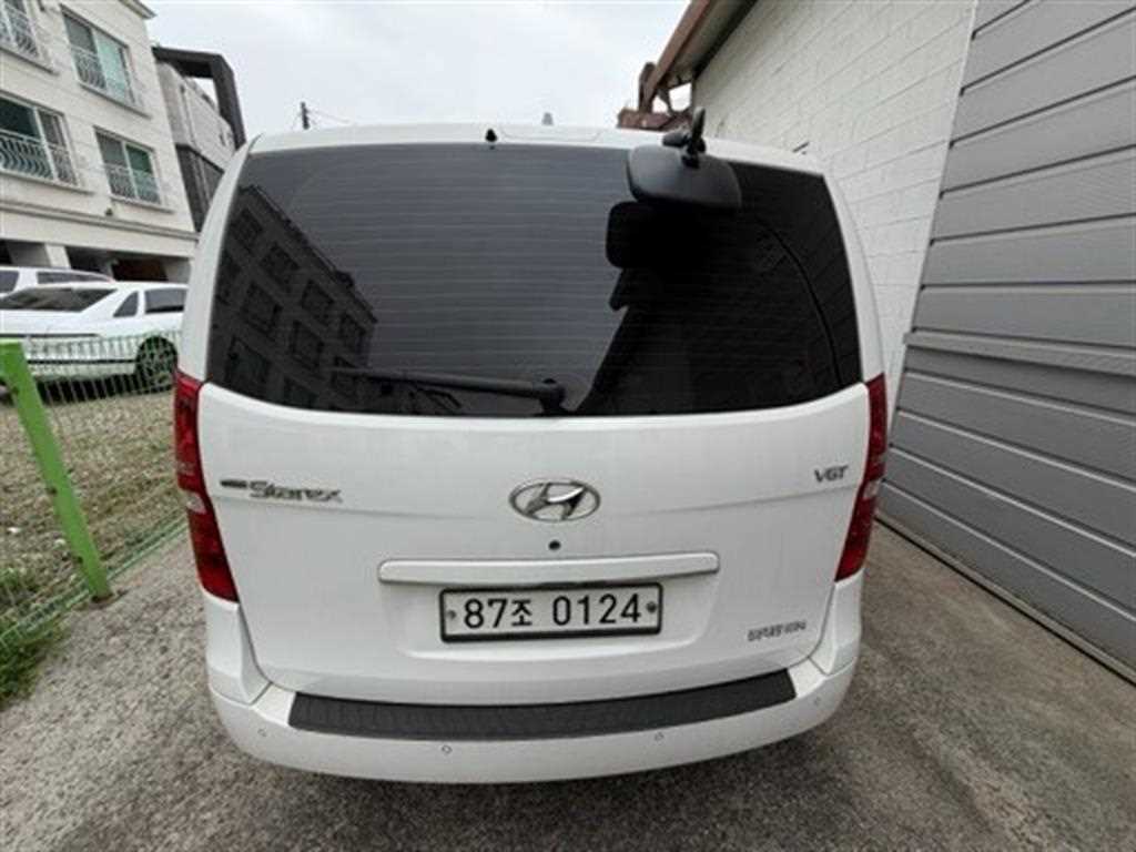 HYUNDAI Starex - Vista 5