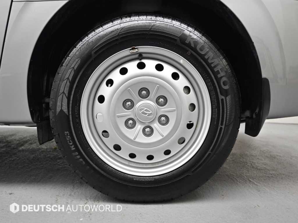 HYUNDAI Staria - Vista 5