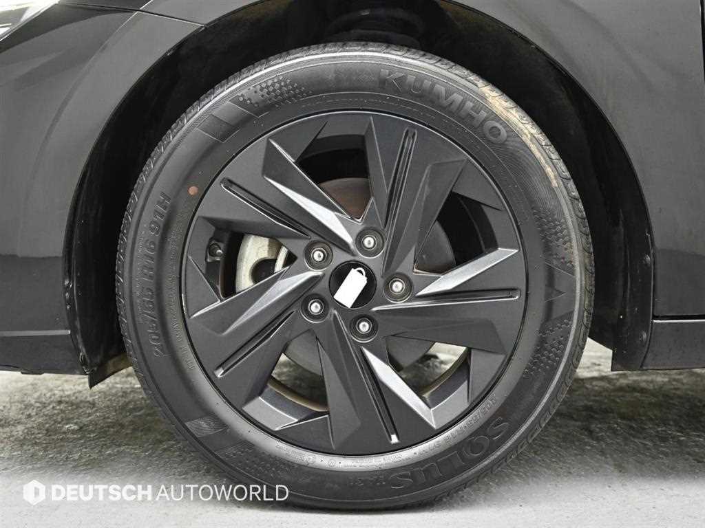 HYUNDAI Avante - Vista 5