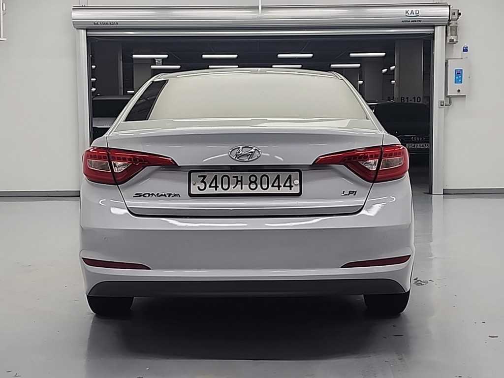 HYUNDAI Sonata - Vista 3