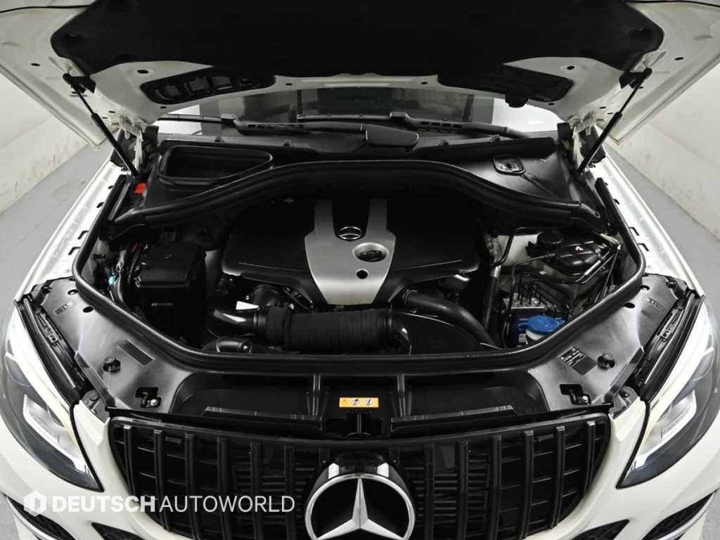 Mercedes Benz GLE Class - Vista 6