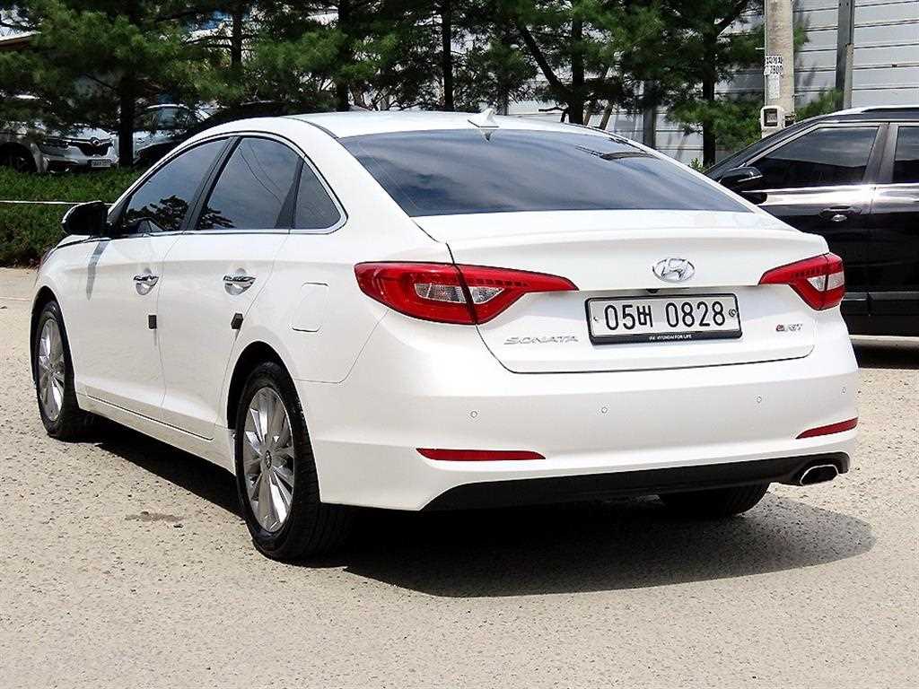 HYUNDAI Sonata - Vista 3