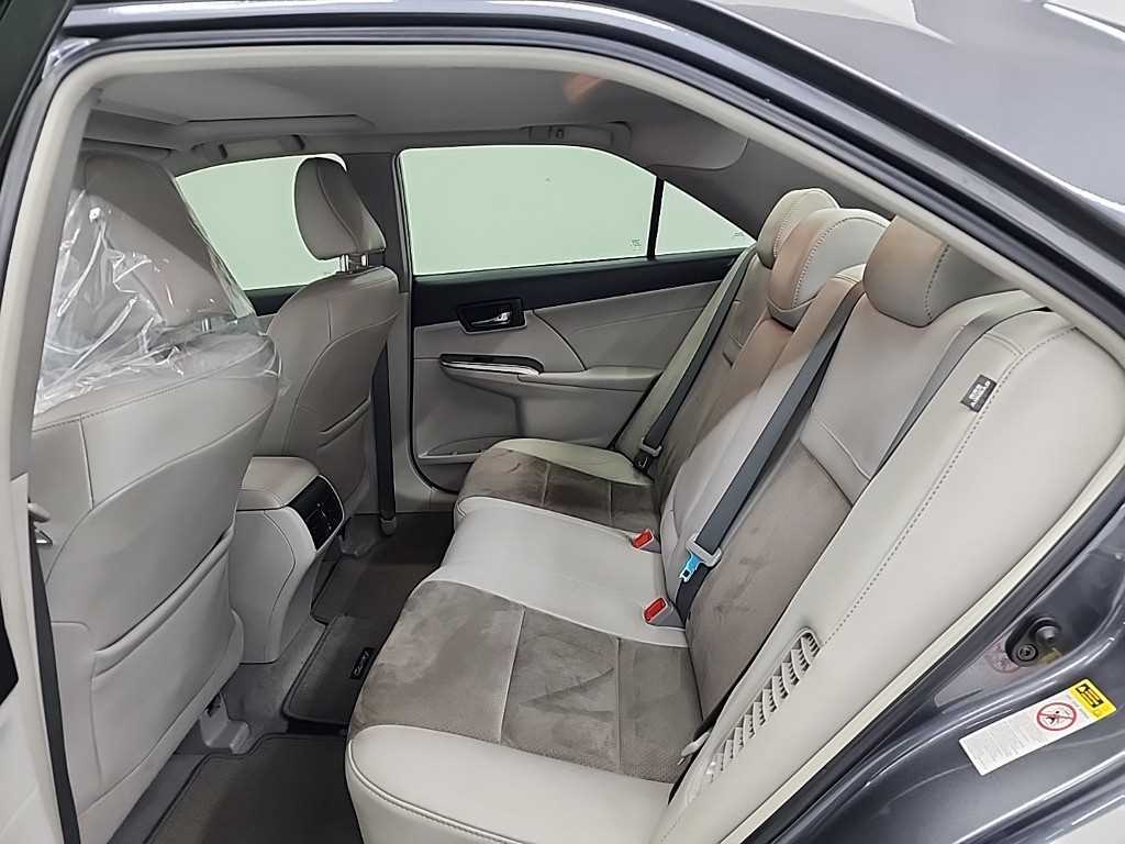 Toyota Camry - Vista 12