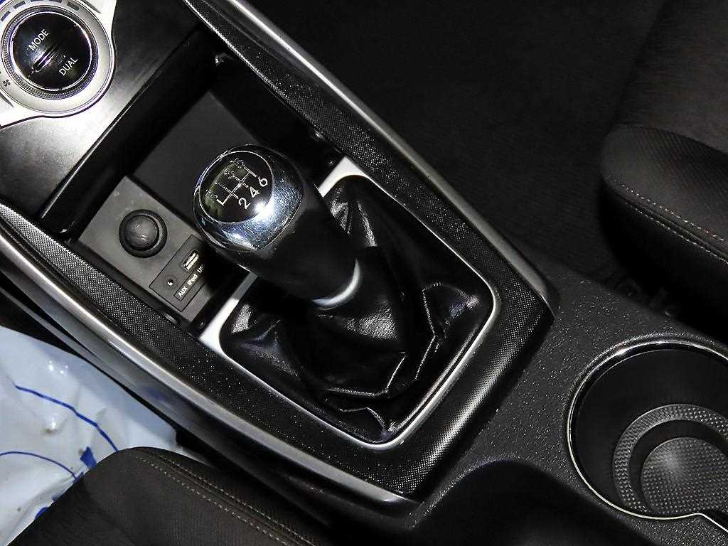 HYUNDAI Avante - Vista 12