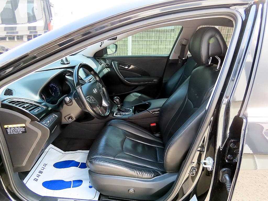 HYUNDAI Grandeur - Vista 5