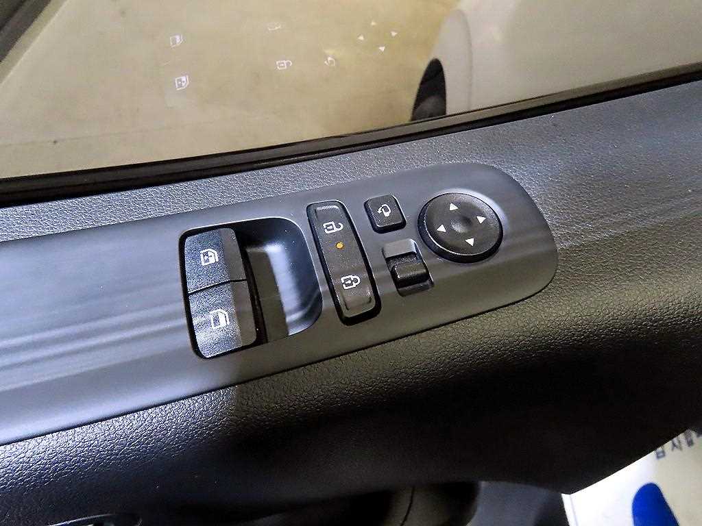 HYUNDAI Staria - Vista 11