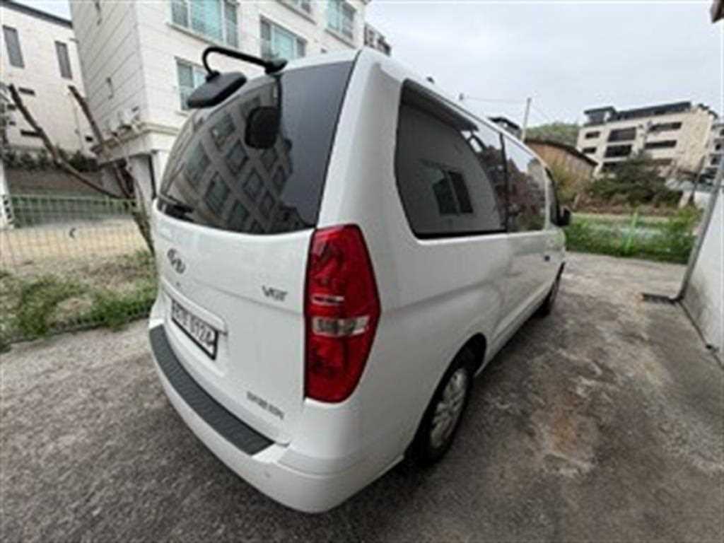 HYUNDAI Starex - Vista 4
