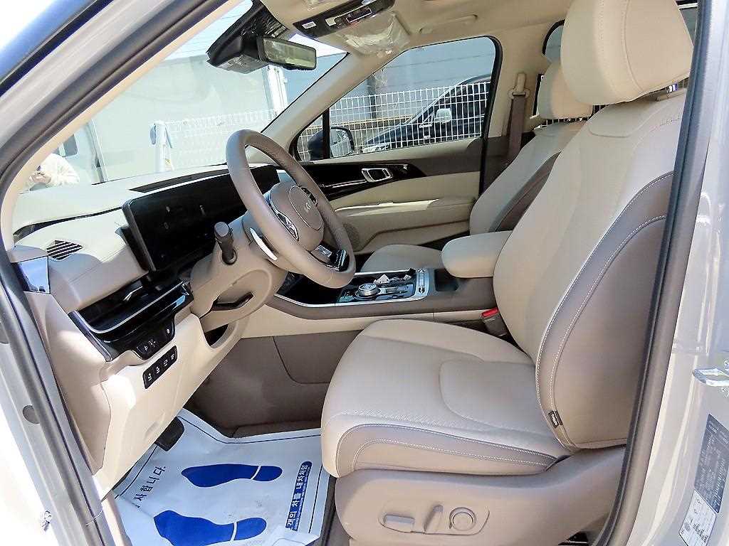 KIA Carnival - Vista 5