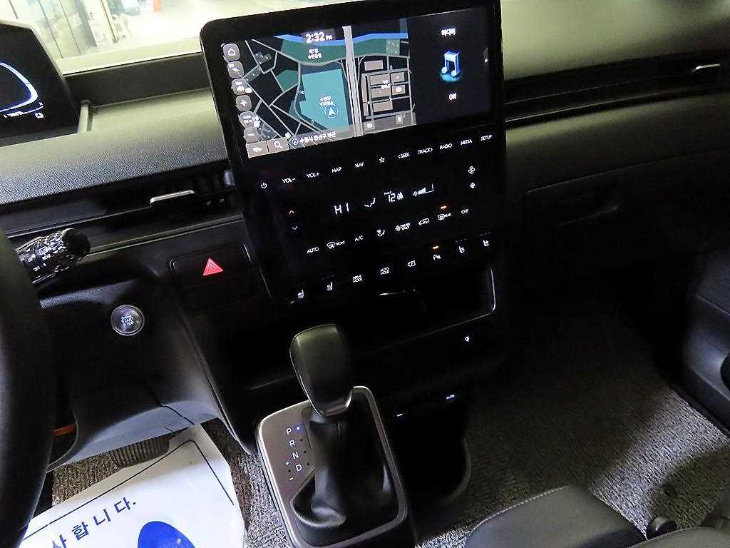 HYUNDAI Staria - Vista 10