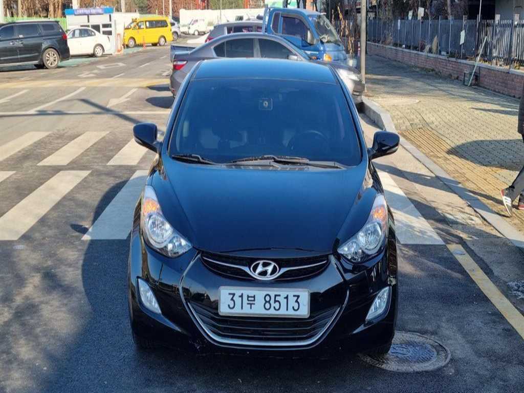 HYUNDAI Avante - Vista 2