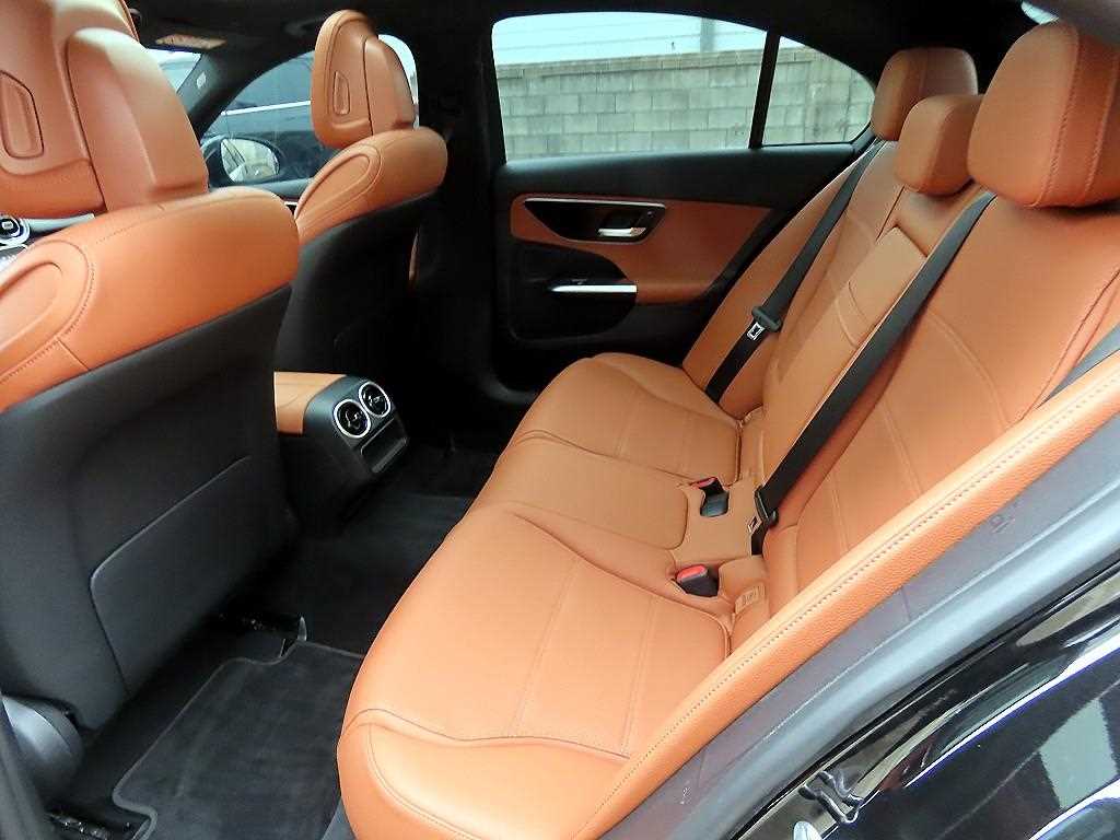 Mercedes Benz C Class - Vista 6